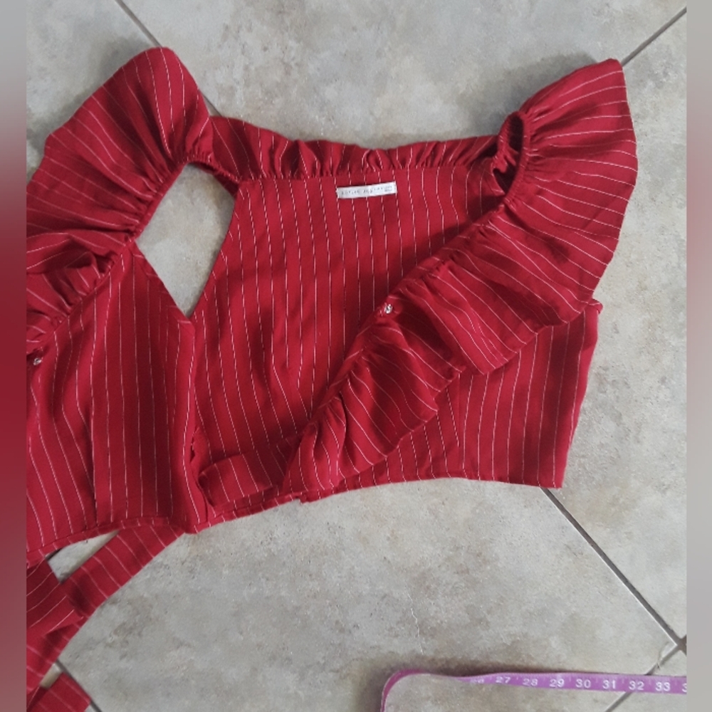 Red Ruffled Crop Top - Picture 3 of 6